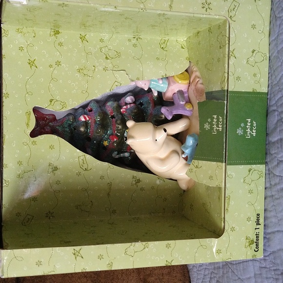 Classic Winnie the Pooh Holiday light up decor - Picture 5 of 8